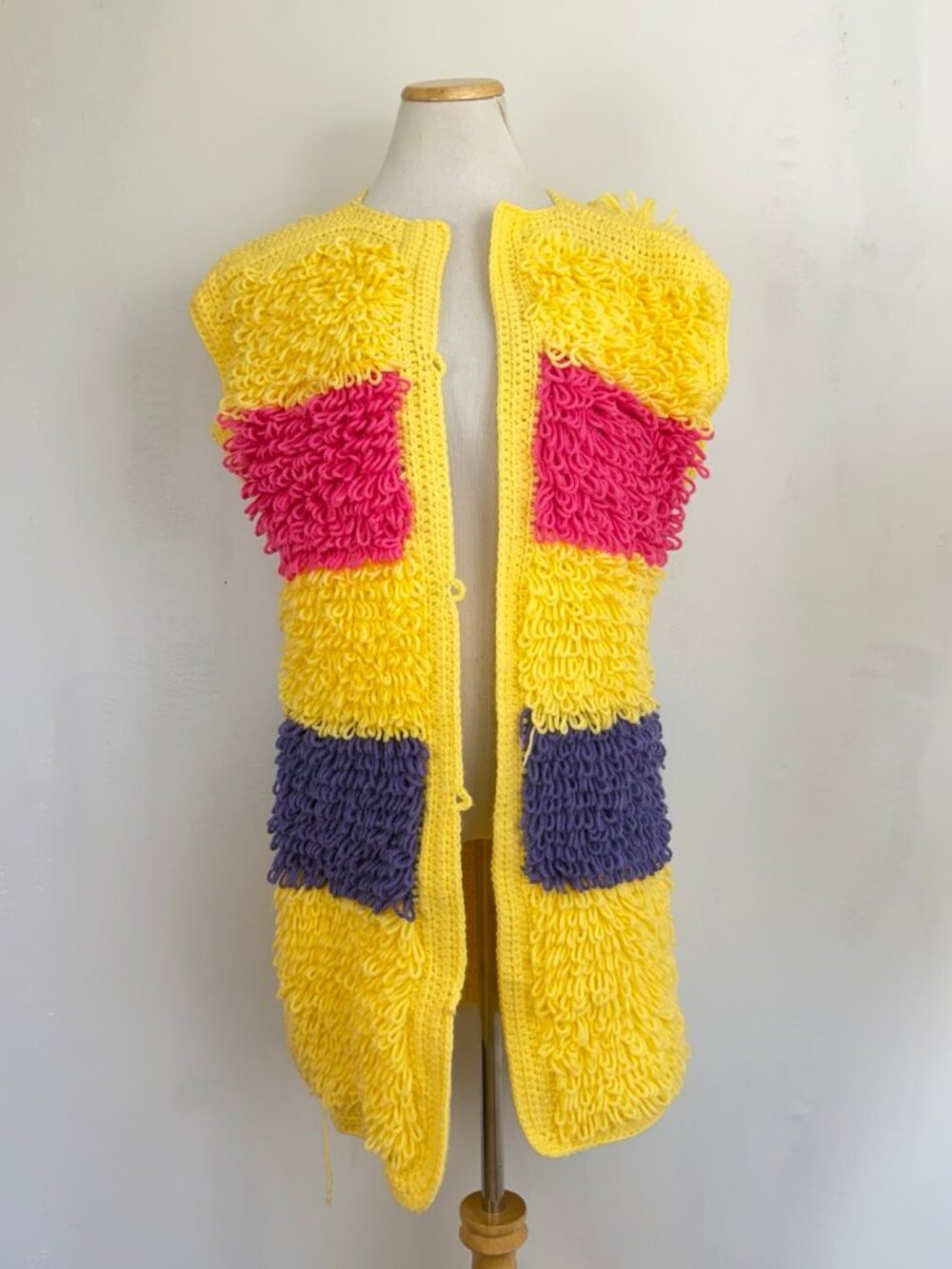 Vintage Yellow Crocheted Vest – Pink Purple Accents, Textured Y2K Cardigan Large